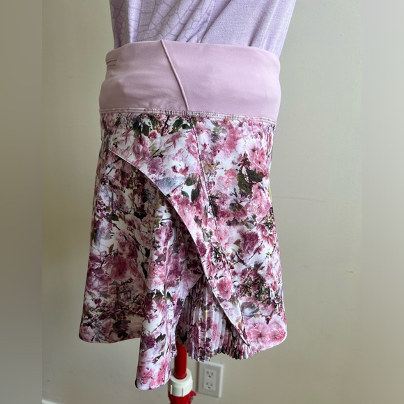lululemon Floral Golf/Tennis/Sport Skirt - Picture 4 of 9
